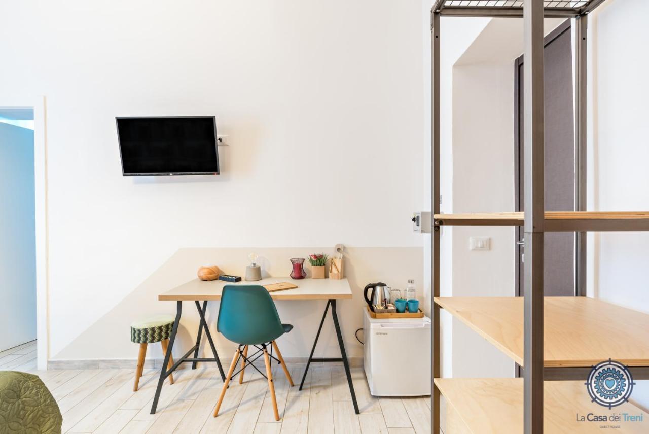 La Casa Dei Treni Affittacamere City Rooms For Travel Lovers La Spezia Buitenkant foto