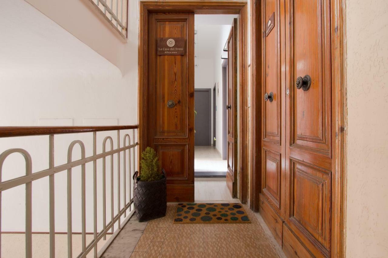 La Casa Dei Treni Affittacamere City Rooms For Travel Lovers La Spezia Buitenkant foto